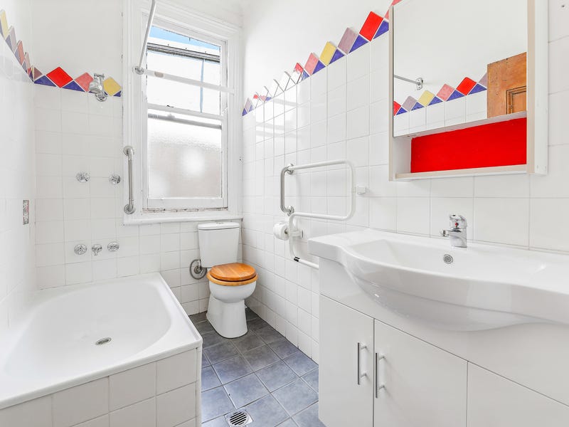 Lovely, Light-Filled Home with Large, 7