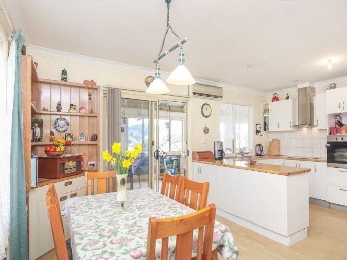 Large Family Home in Quiet 7