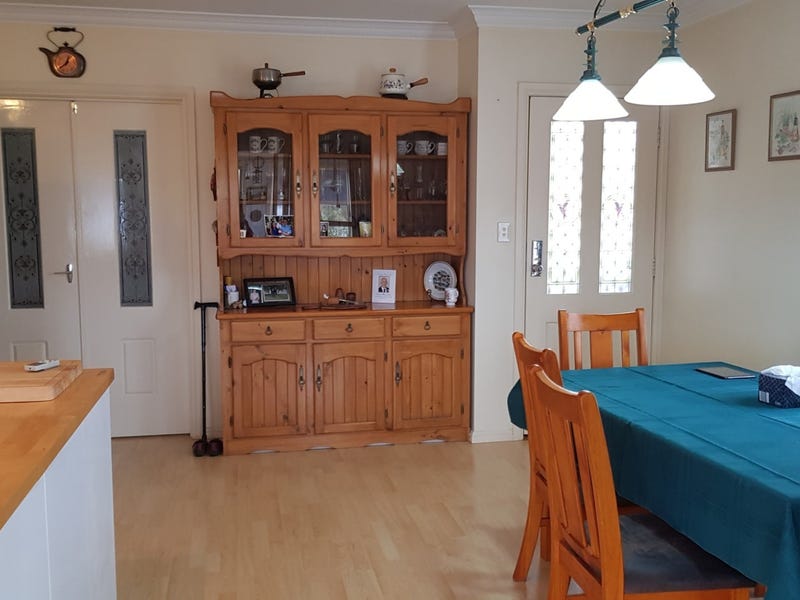 Large Family Home in Quiet 8