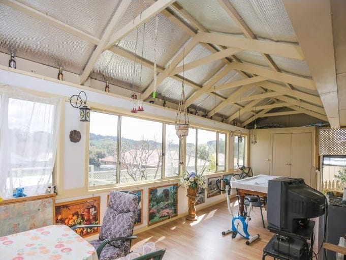 Large Family Home in Quiet 18
