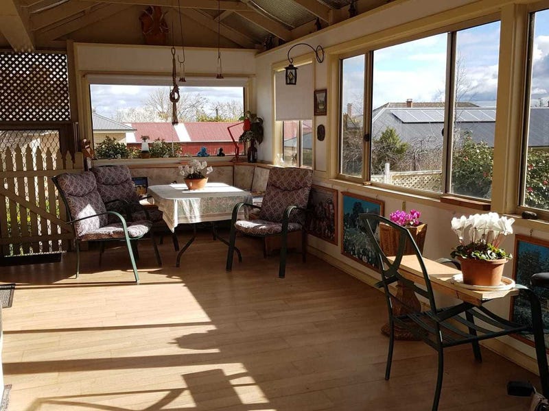 Large Family Home in Quiet 19