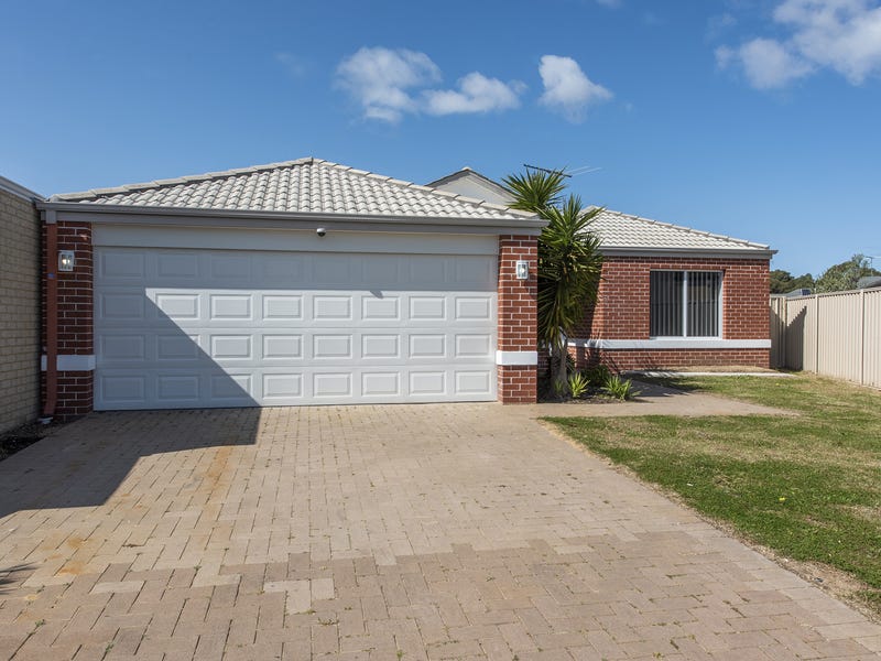 *SOLD*Amazing Value! Presenting this fantastic family home that is located in a sought after location overlooking Lennox Reserve playground!