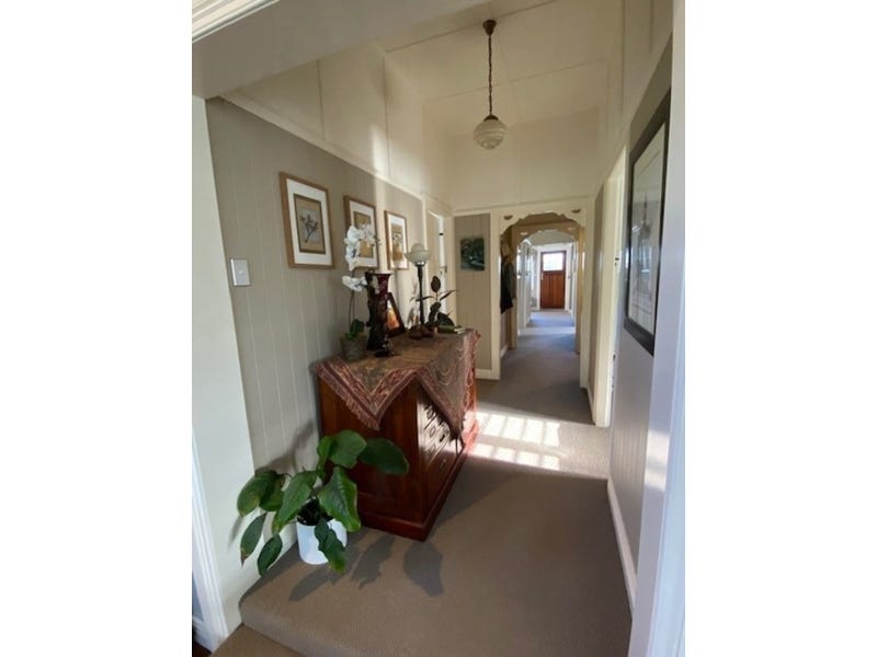 Offers above $865,000 14