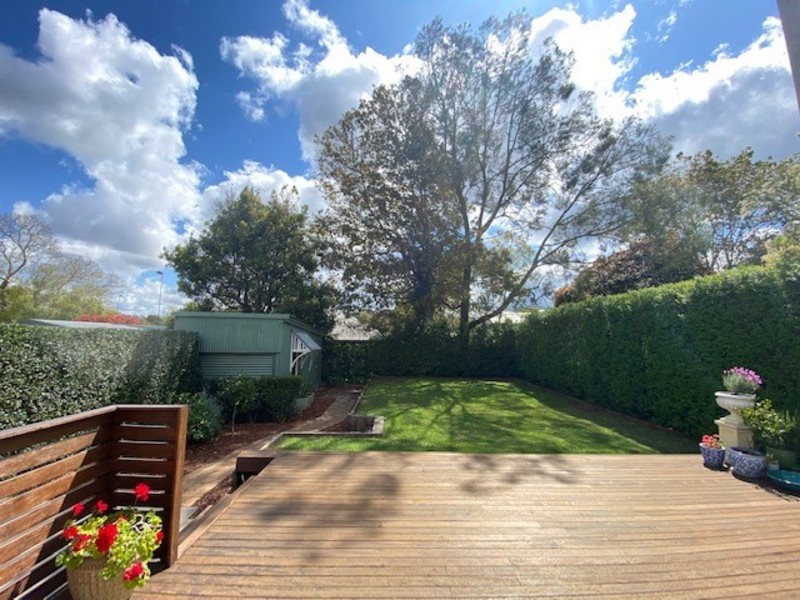 Offers above $865,000 17
