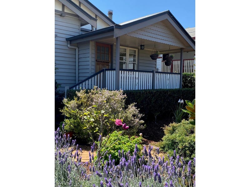 Offers above $865,000 18