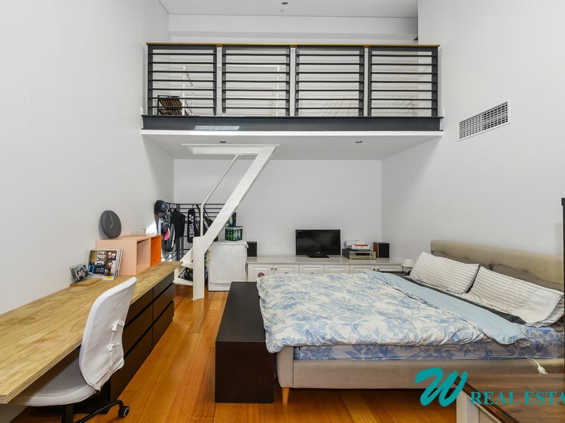 Executive 3-Bedroom 2-Storey + Loft 4