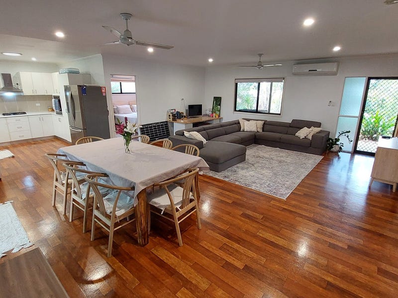 Stylish Family Home + Powered 9