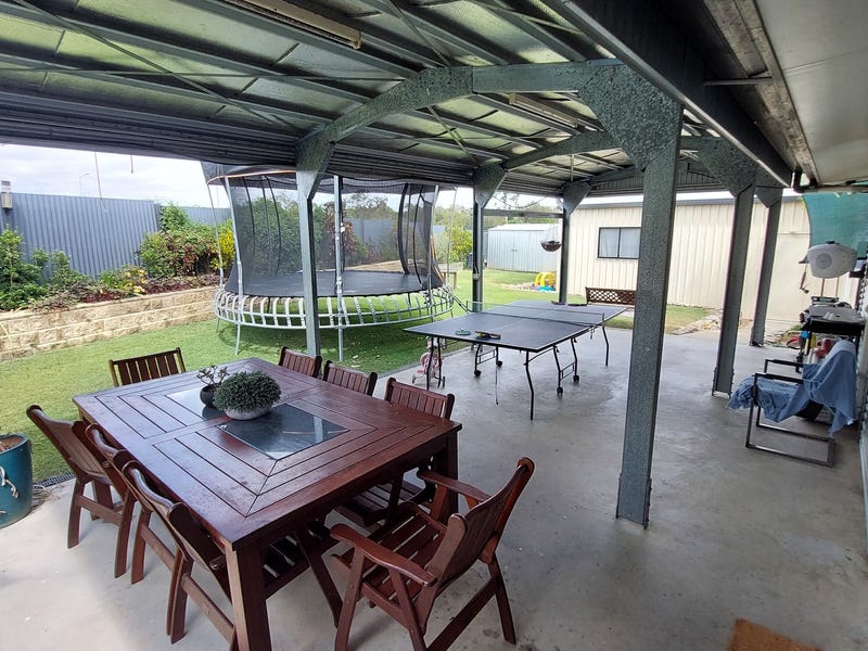 Stylish Family Home + Powered 19