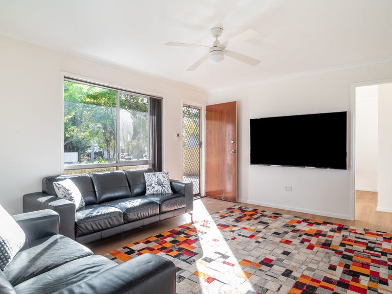 Under Contract – BEAUTIFULLY RENOVATED 4