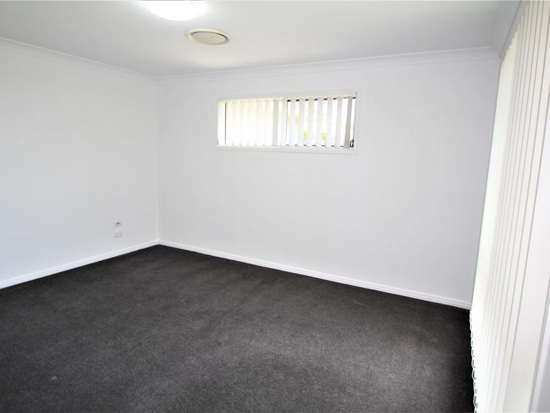 BEAUTIFUL LOCATION! SIDE ACCESS. 7