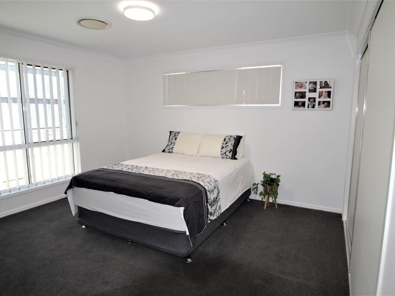 BEAUTIFUL LOCATION! SIDE ACCESS. 8