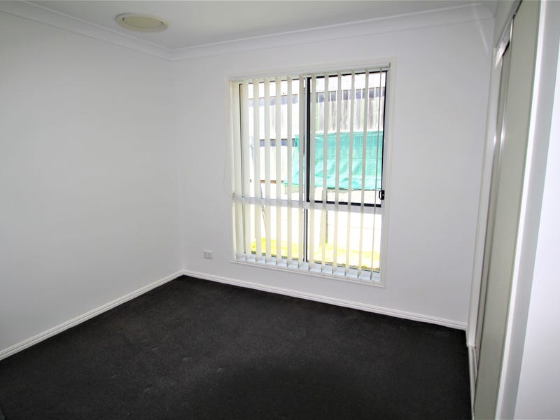 BEAUTIFUL LOCATION! SIDE ACCESS. 9