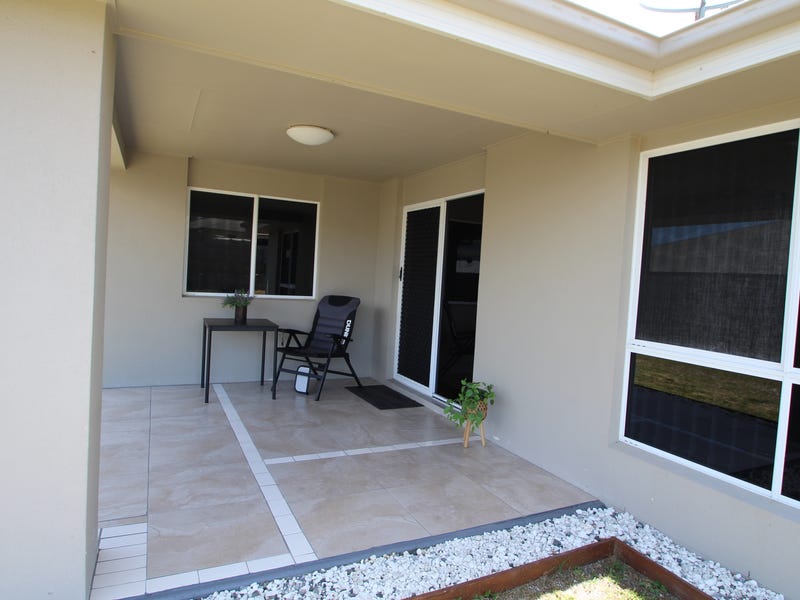 BEAUTIFUL LOCATION! SIDE ACCESS. 14