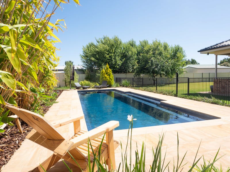 Impressive family home on Karri 3