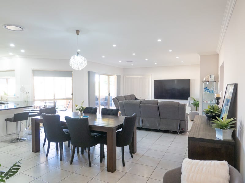 Impressive family home on Karri 4