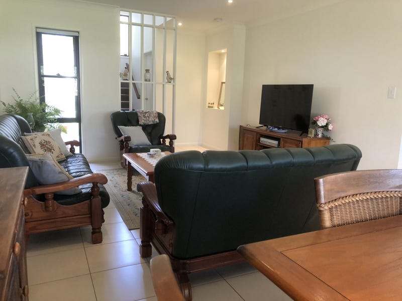 Modern Townhouse in superb location 8