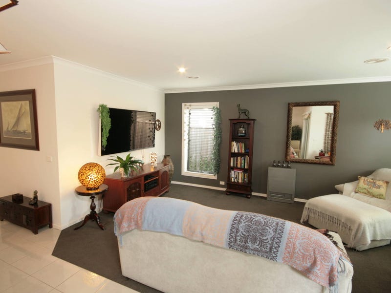 Attractive Energy efficient home on 8