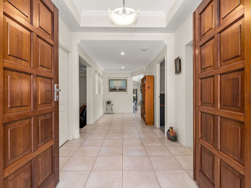 In negotations/Under Offer   9