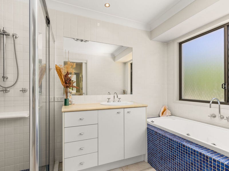 In negotations/Under Offer   18