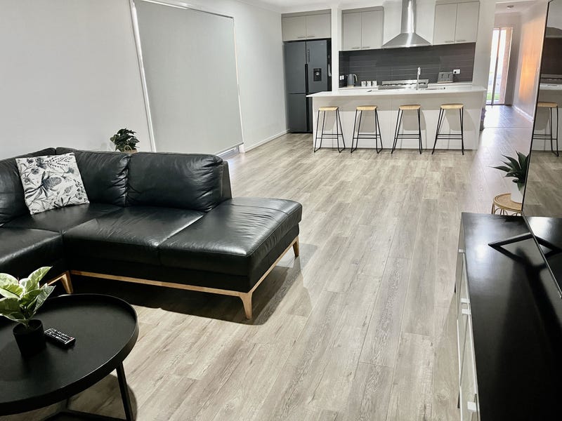 Brand New modern Beauty, Ready to move in.