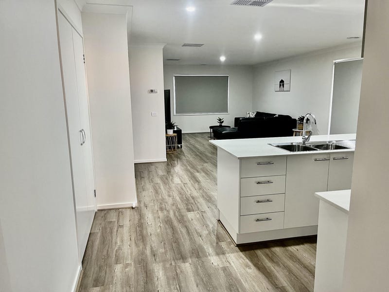 Brand New modern Beauty, Ready 3