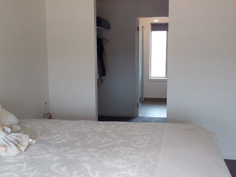 modern 2 year old home 5
