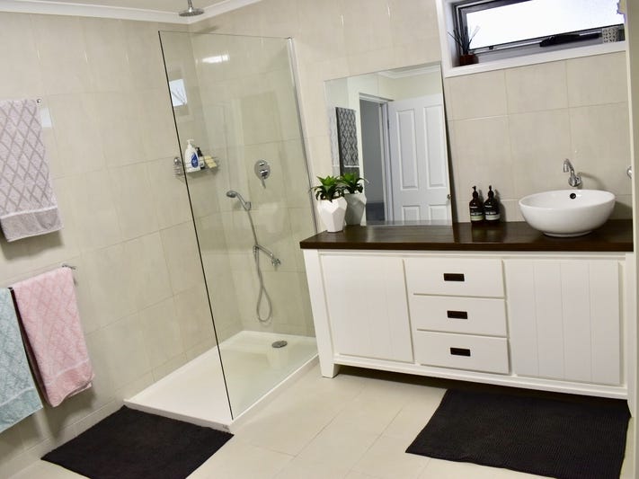 Charming Property. Ready for new 13
