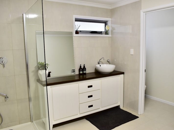 Charming Property. Ready for new 14