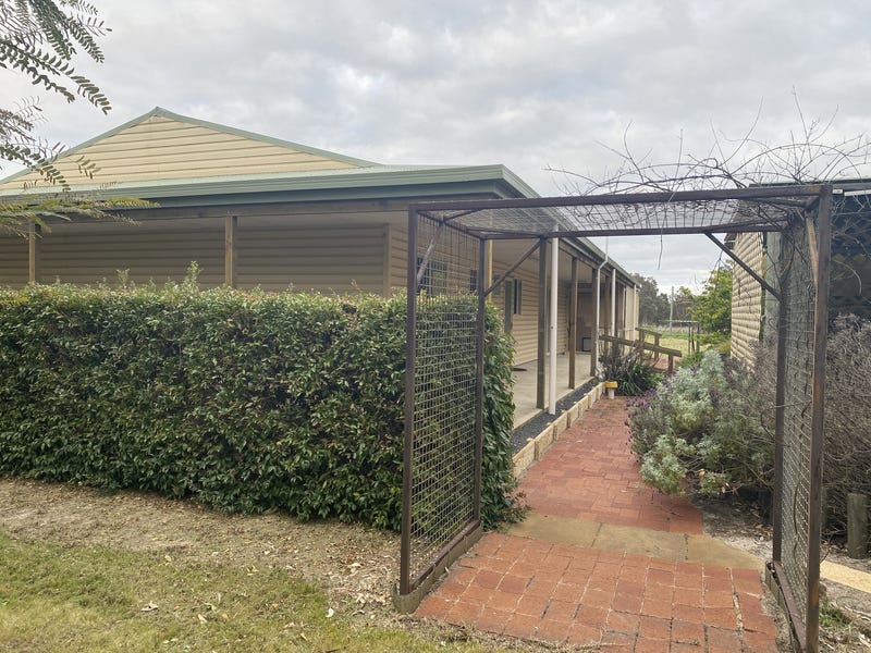 Rural Lifestyle Property 6