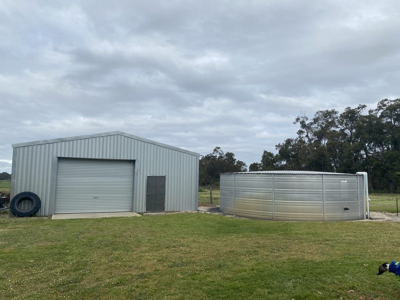 Rural Lifestyle Property 8