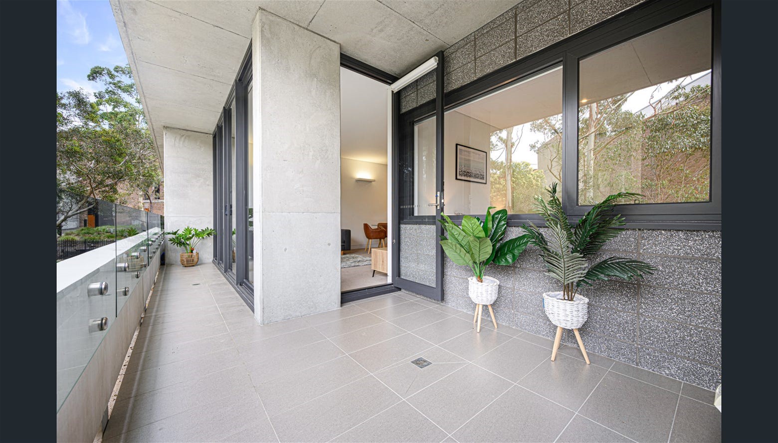 2 modern bedroom apartment for 3