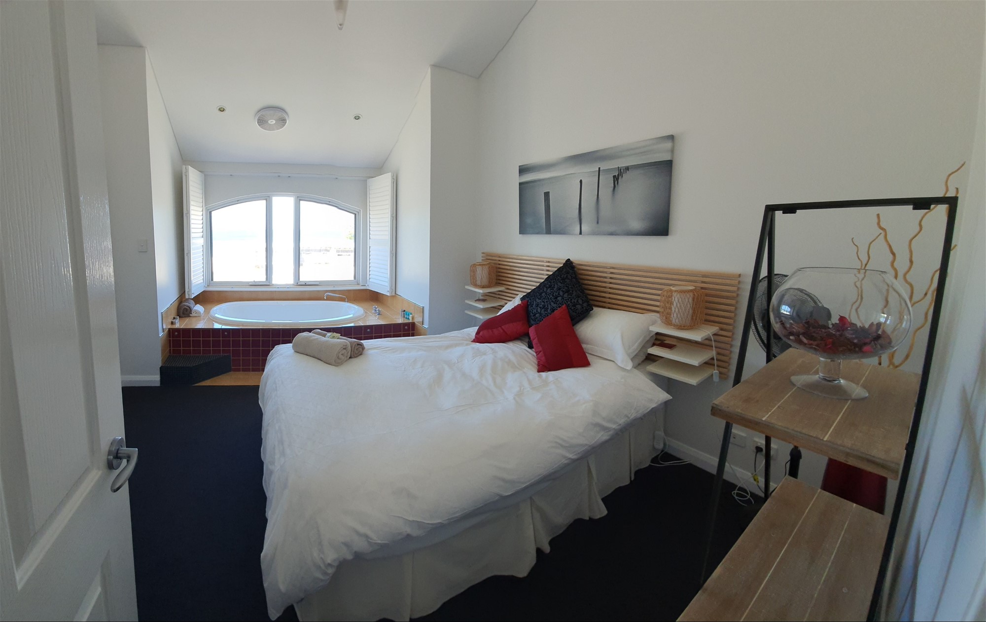 Absolute beachfront executive villa 4