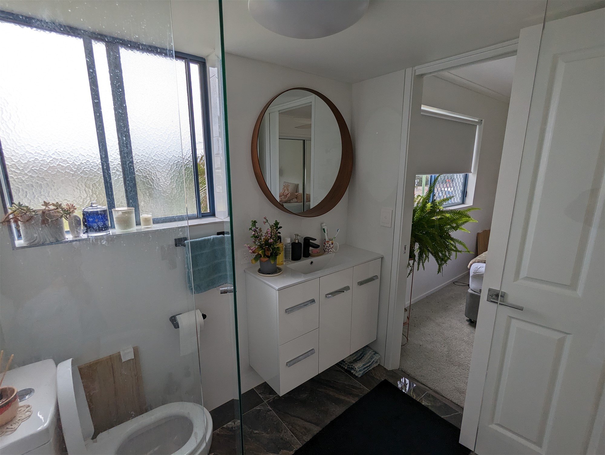 Fully furnished 2 bed 2 10