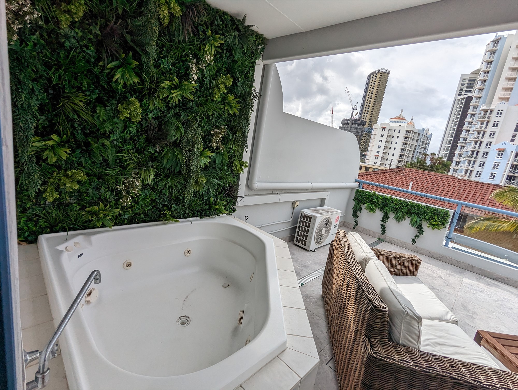 Fully furnished 2 bed 2 14