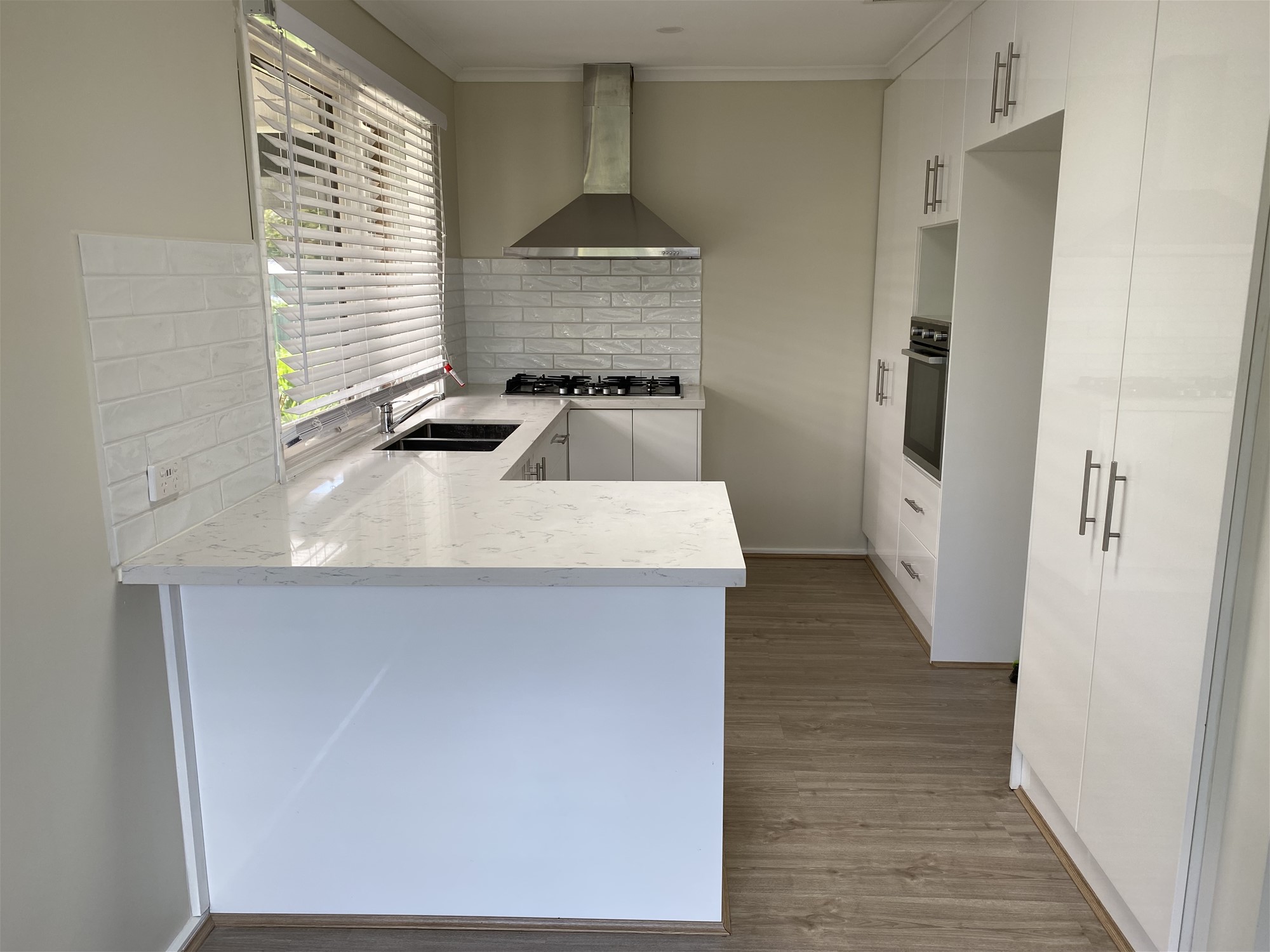 Close to Schools, Shops and 2