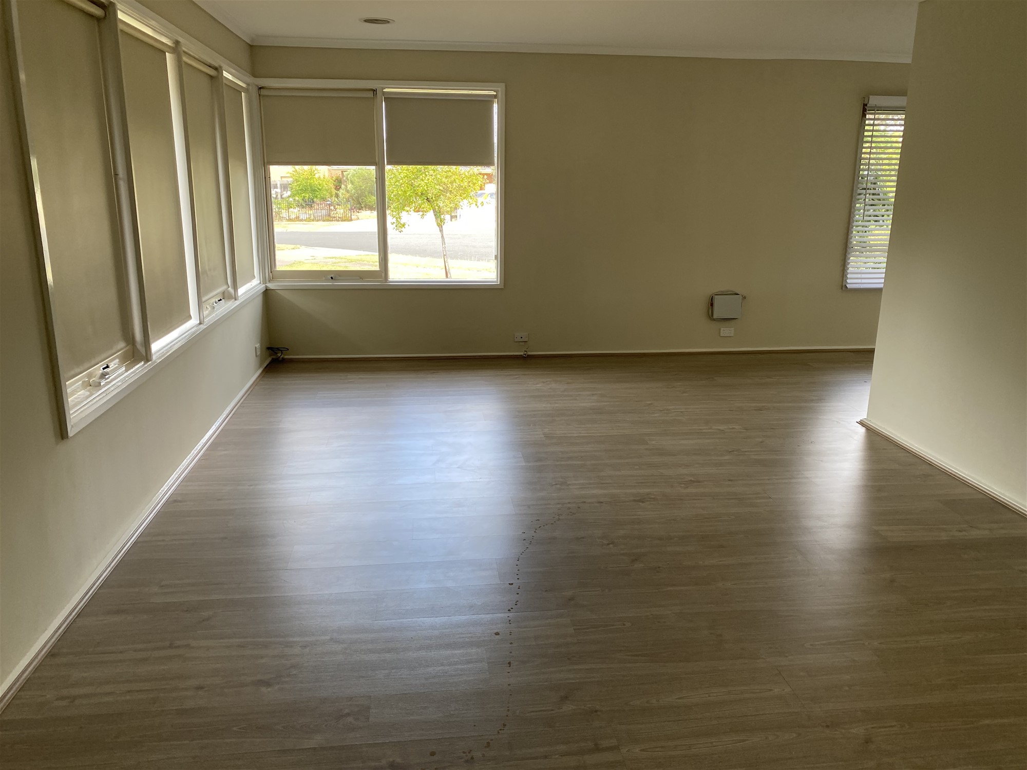 Close to Schools, Shops and 6