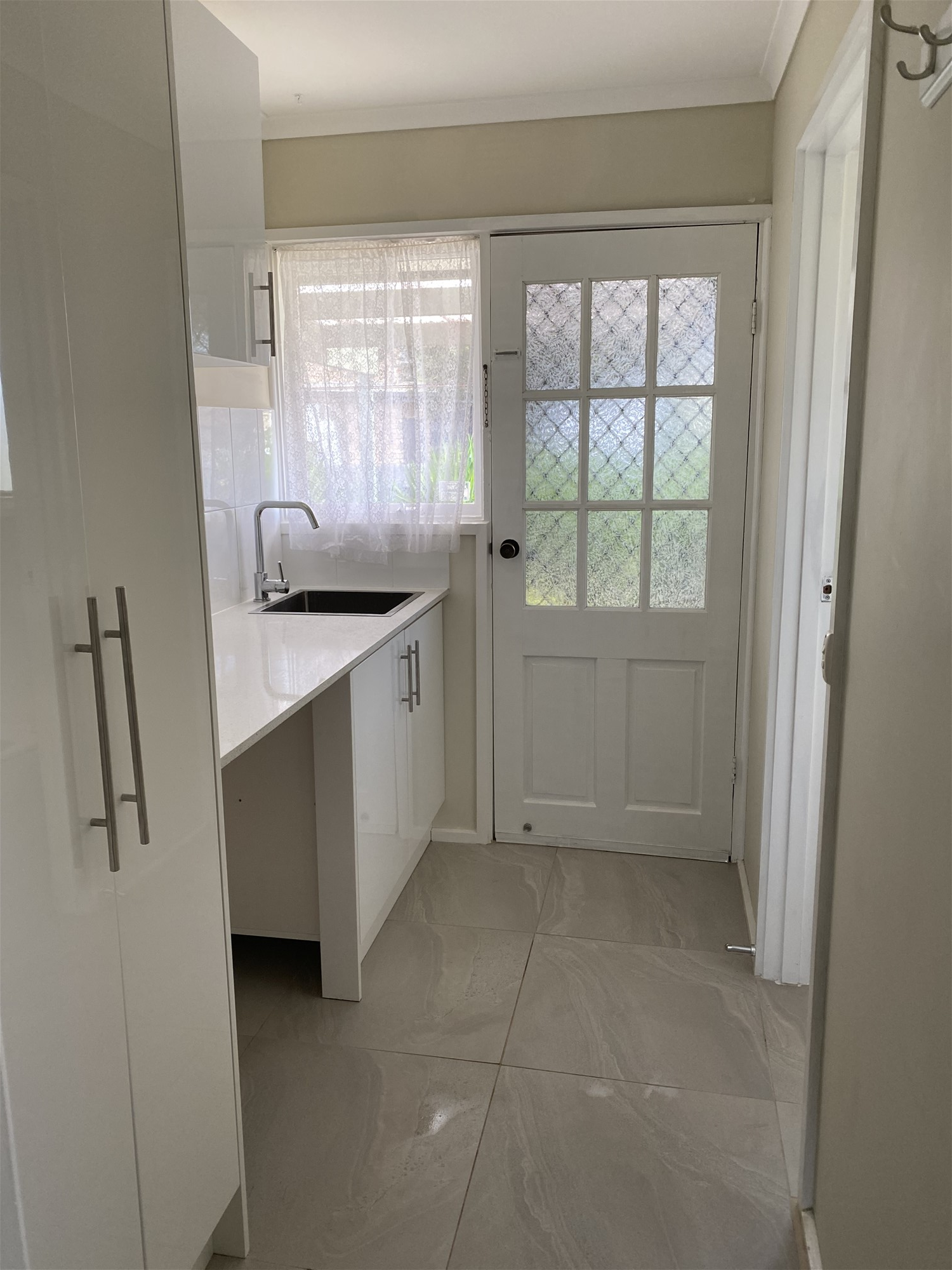 Close to Schools, Shops and 8