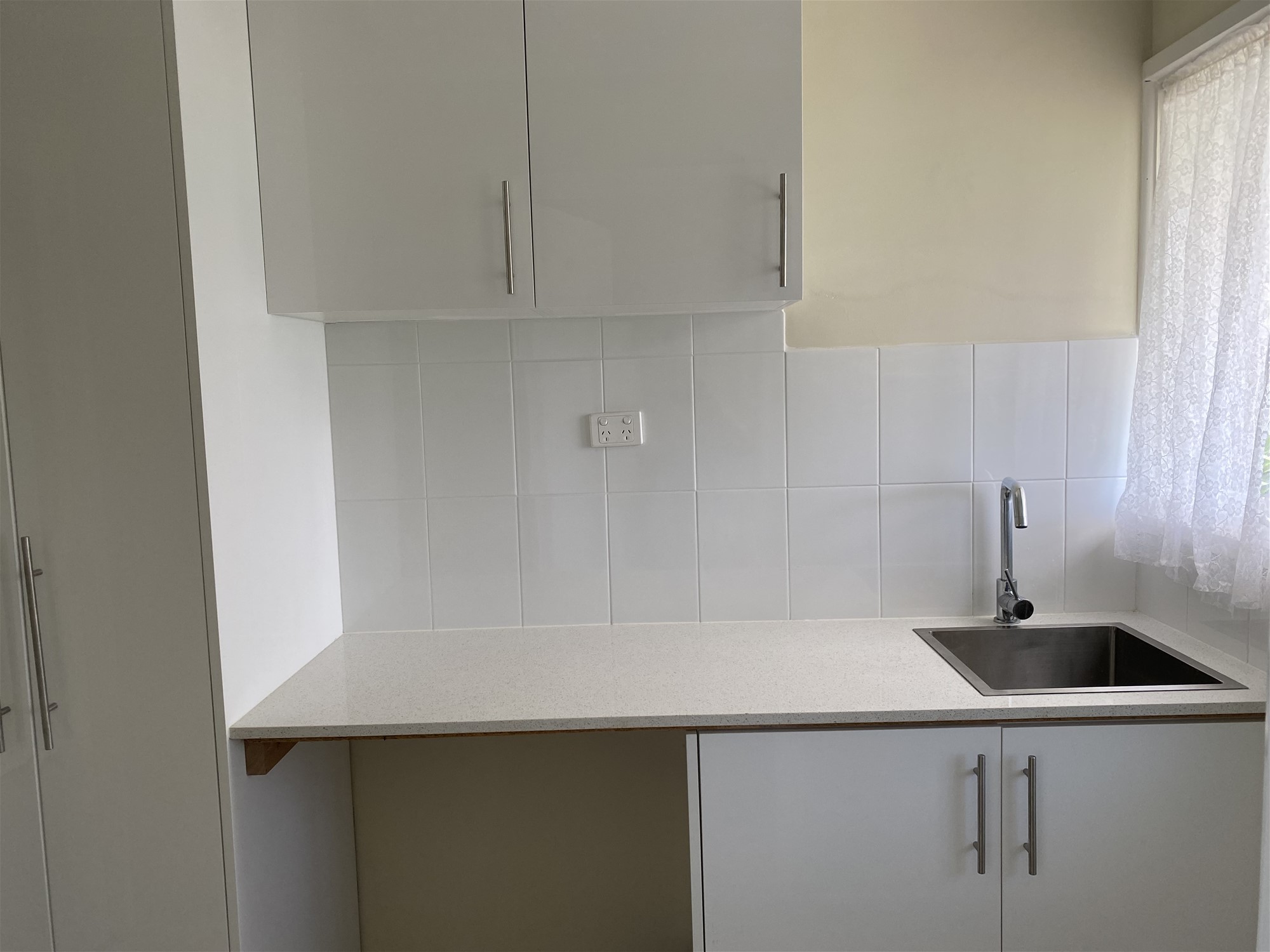 Close to Schools, Shops and 9