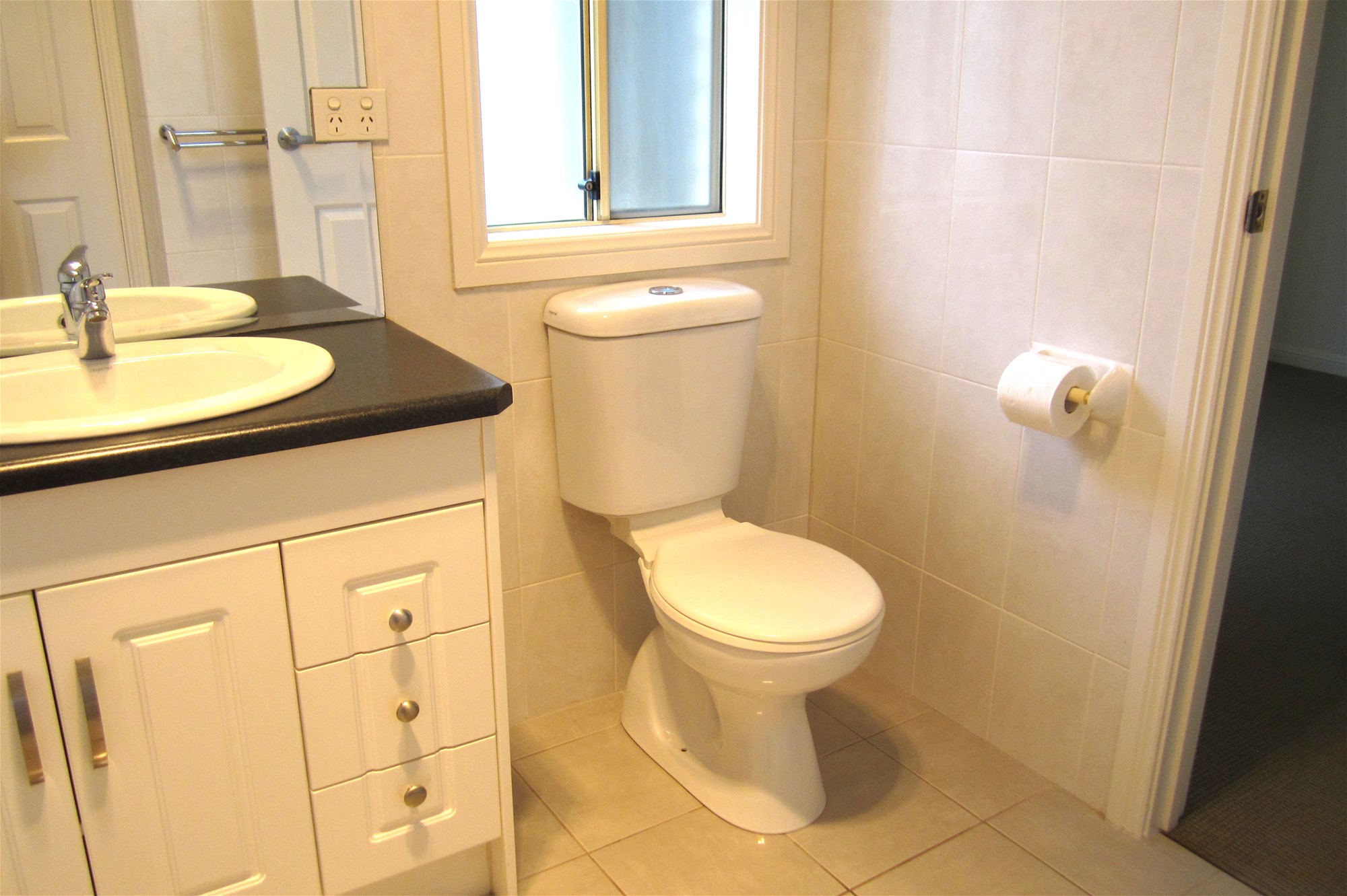 3 Bedroom, low maintenance. quality 14
