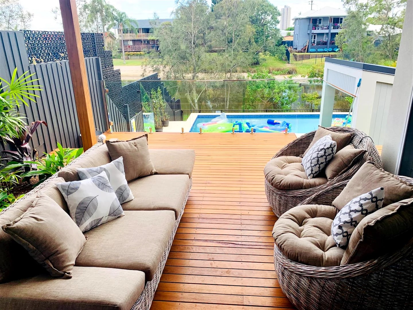 Approx $3.5K p/w, fully furnished, 12