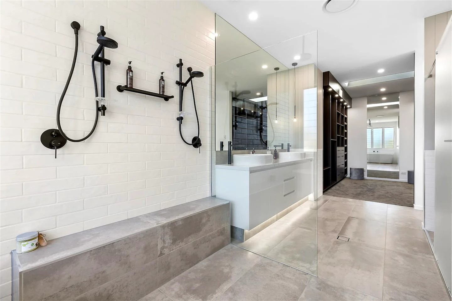 Approx $3.5K p/w, fully furnished, 16