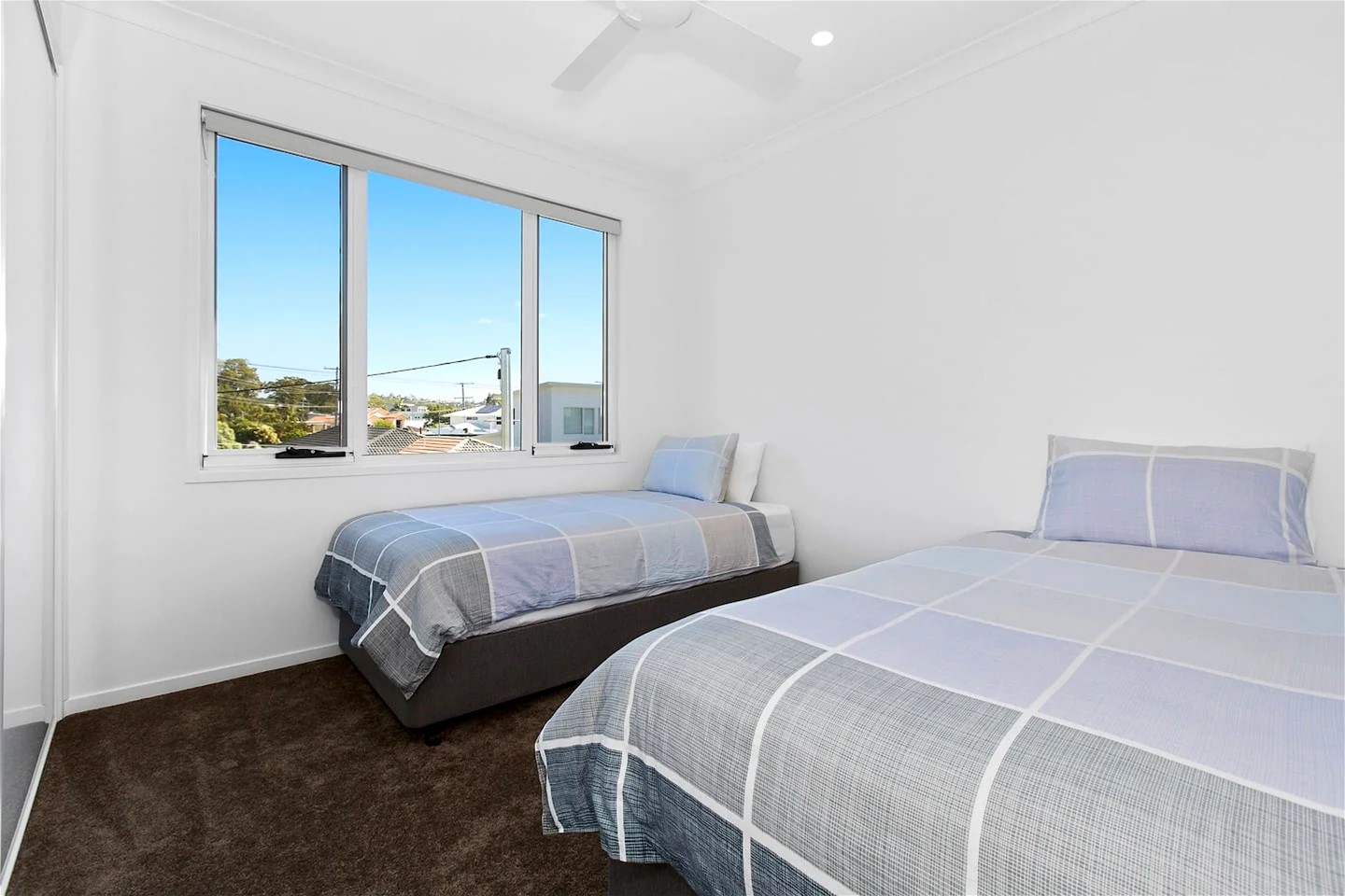 Approx $3.5K p/w, fully furnished, 22