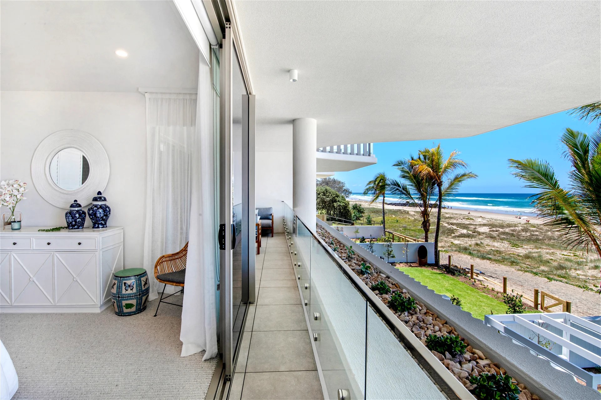 Approx $3K p/w, fully furnished, 7