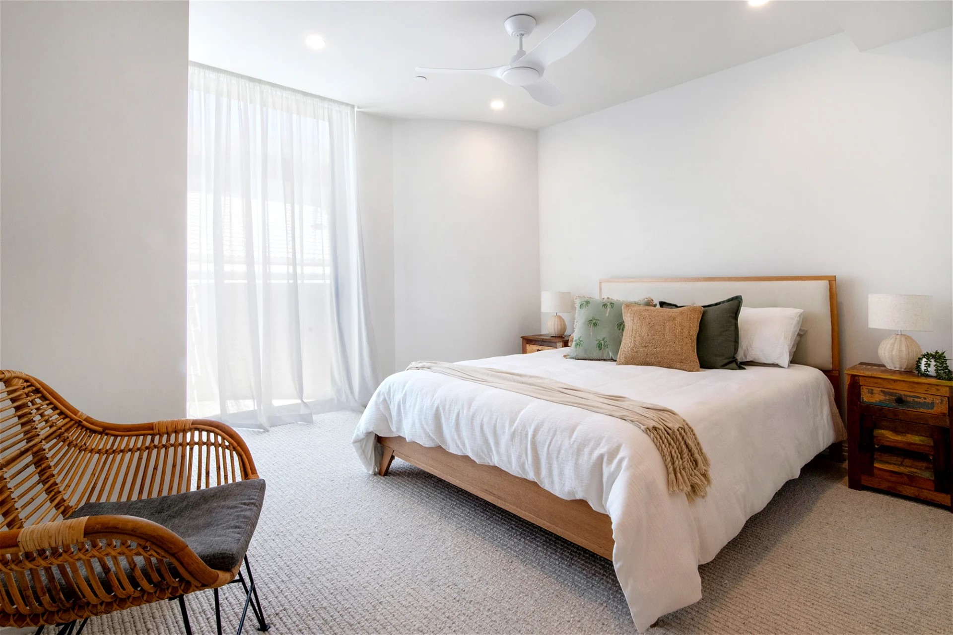 Approx $3K p/w, fully furnished, 10
