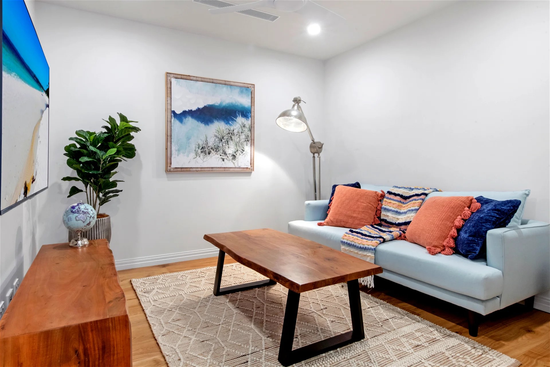 Approx $3K p/w, fully furnished, 14