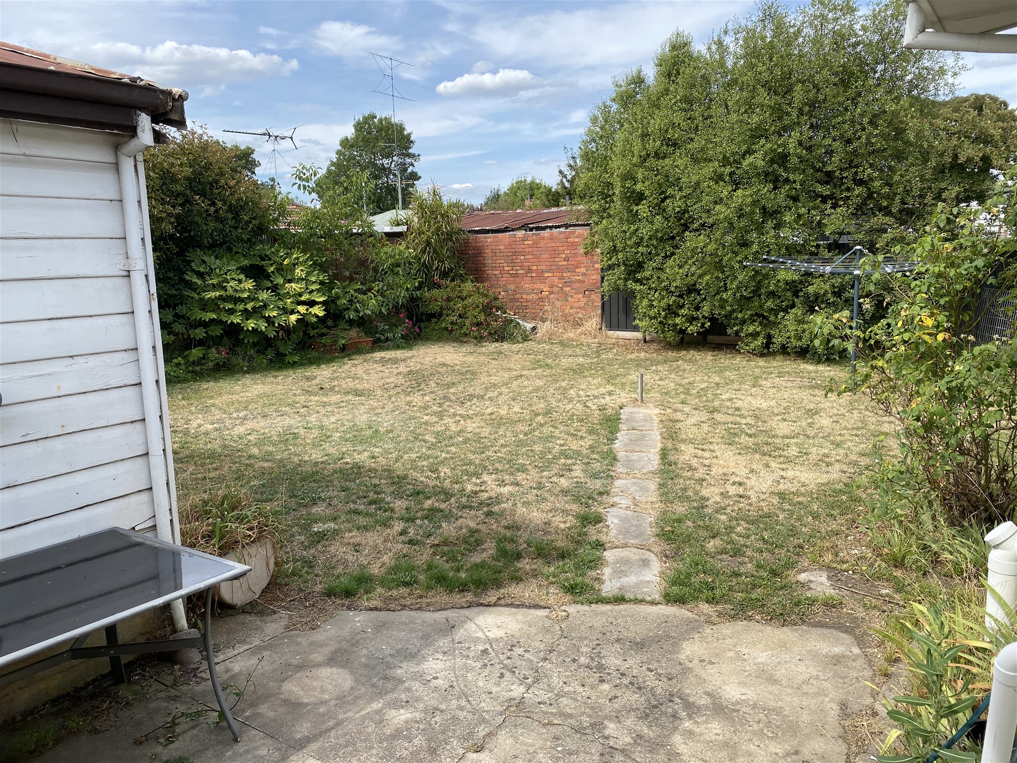 2 driveways both secured. Suitable 17