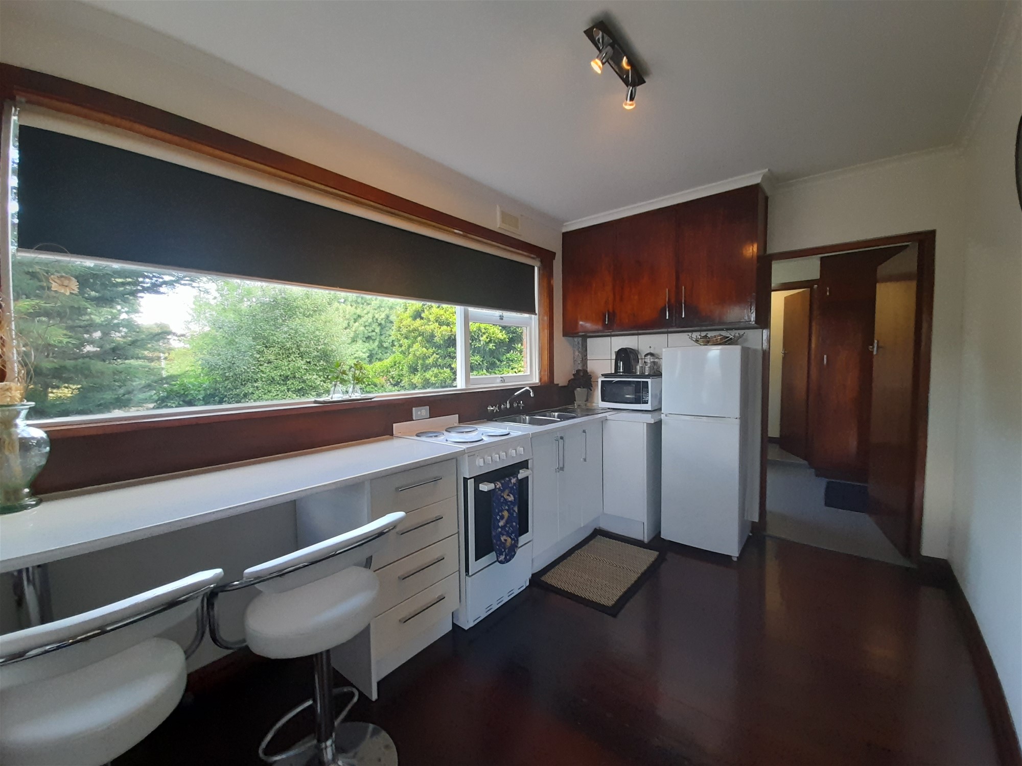 FULLY FURNISHED SELF CONTAINED ONE 5