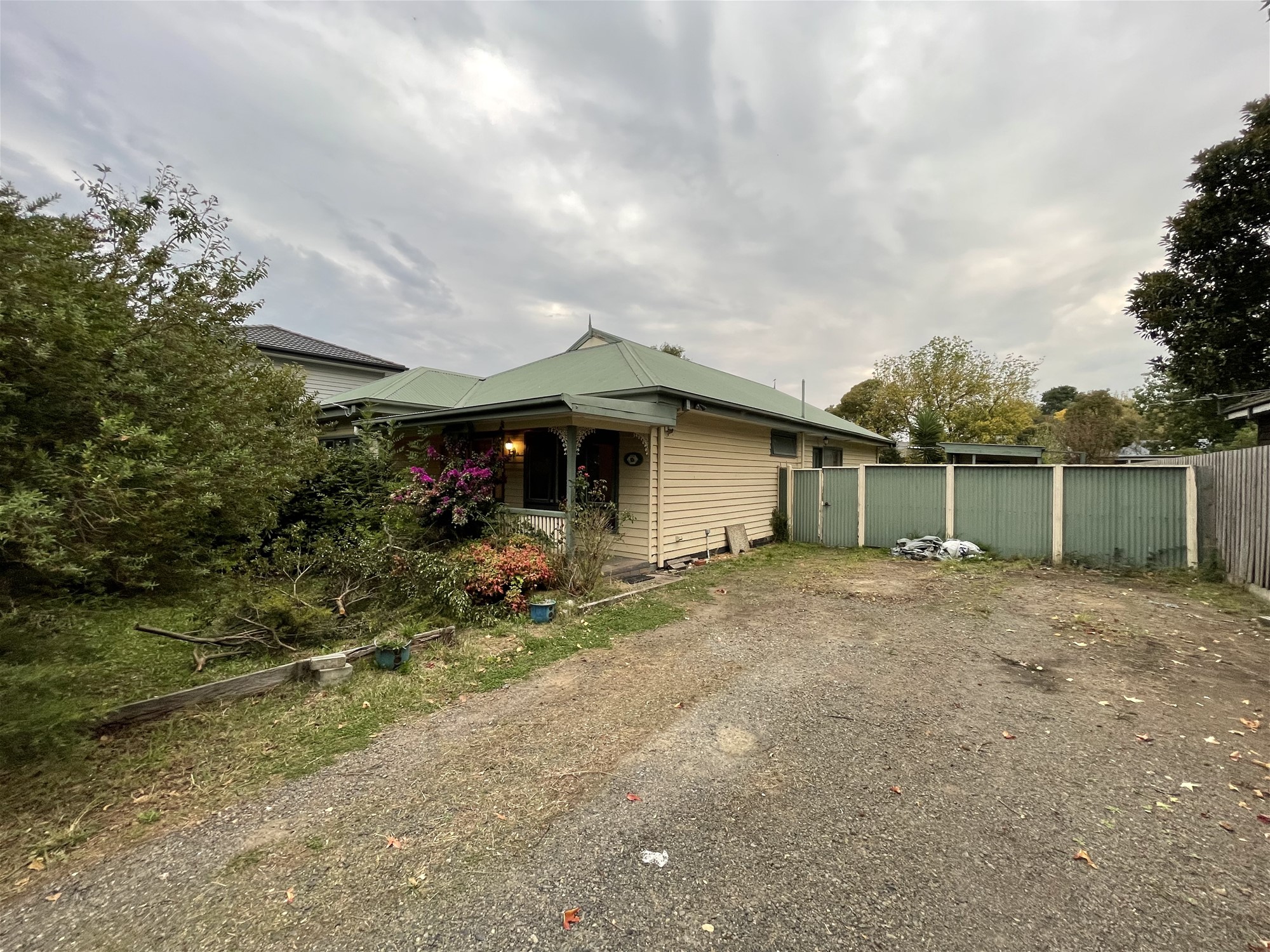 Convenient 3 Bedroom Gem with 7