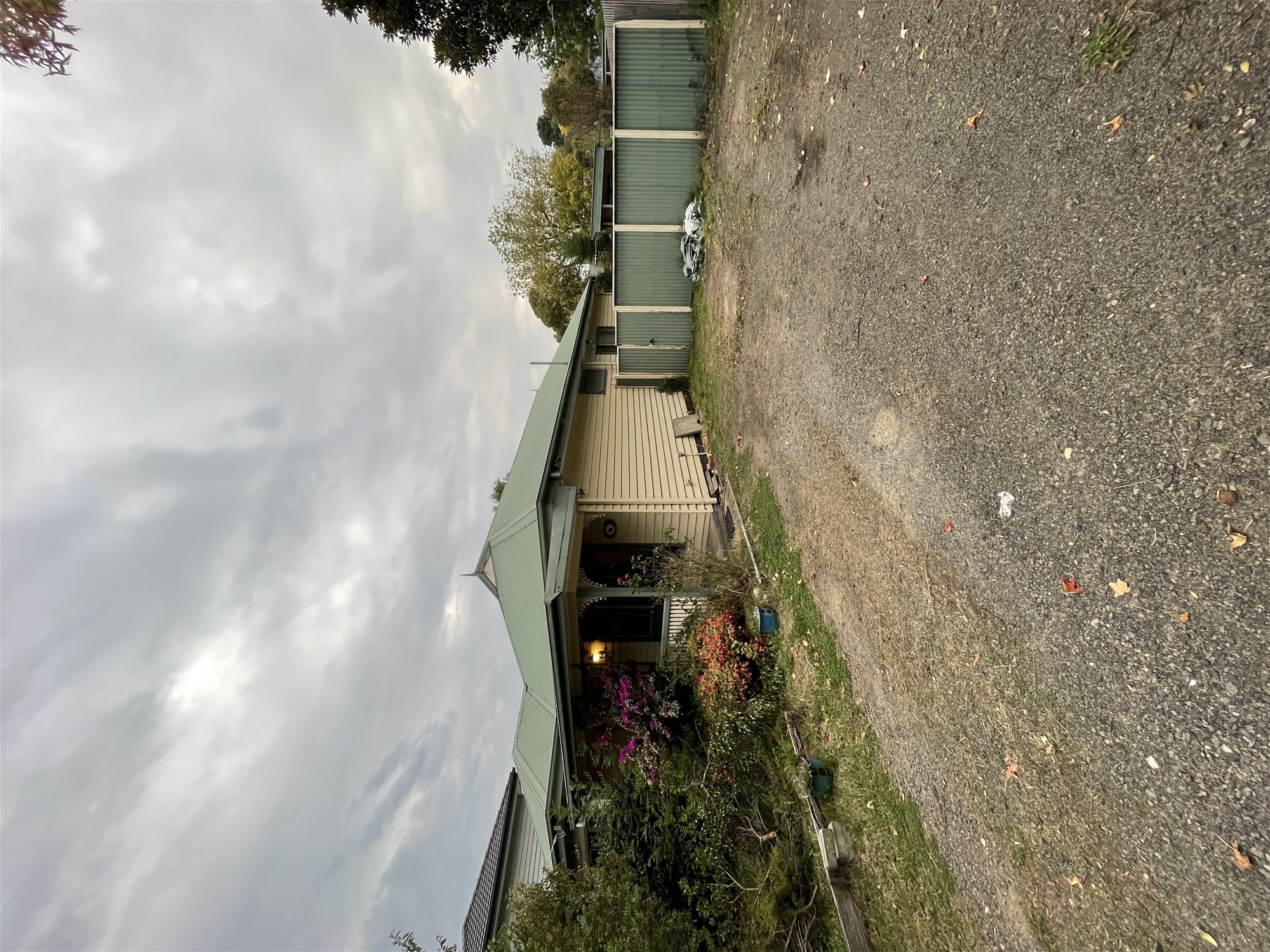 Convenient 3 Bedroom Gem with 8