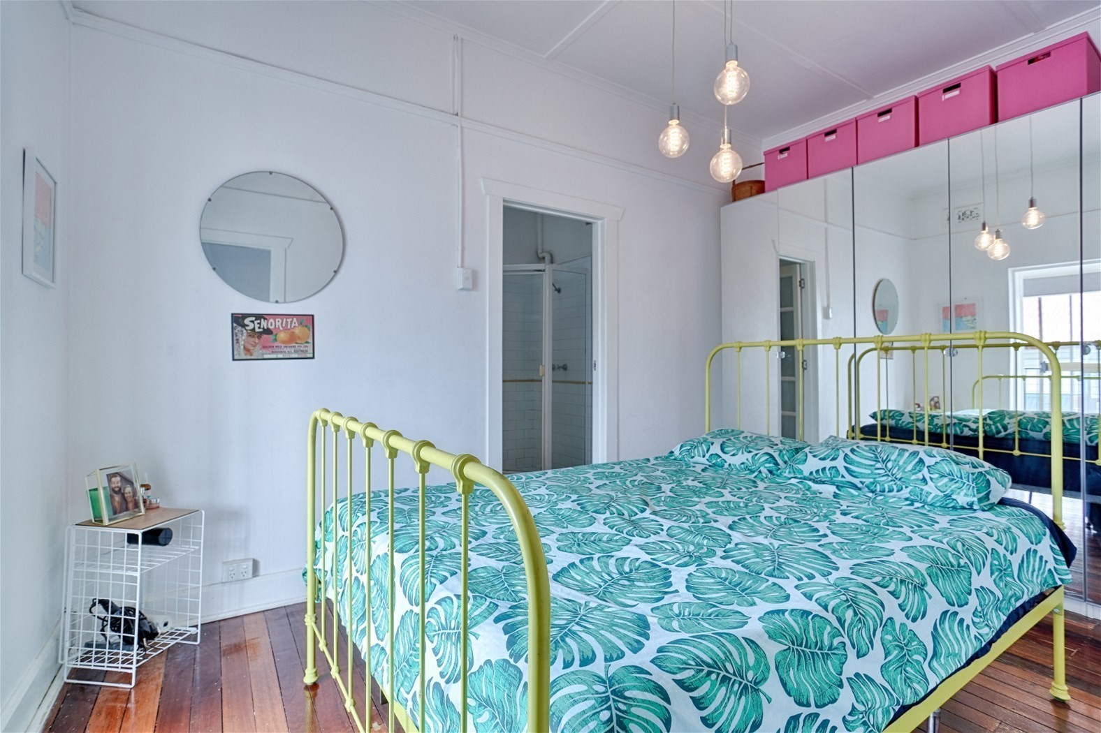 ART DECO APARTMENT IN COSMOPOLITAN 4
